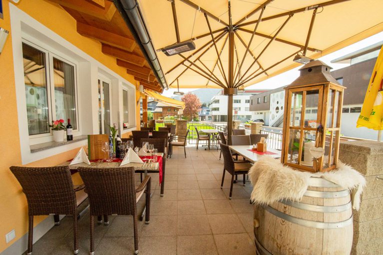 Terrasse - Landgasthof Alpenblick, Restaurant in Altenmarkt